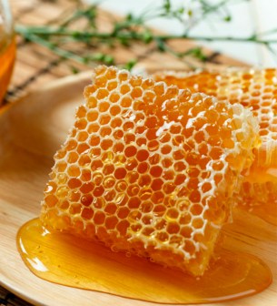 Мёд в сотах